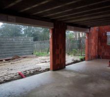 Vu du séjour, 2 baies (2x3 mètres), plein sud