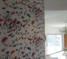 Papier peint du hall d'entr&eacute;e pos&eacute; ( 2 murs )