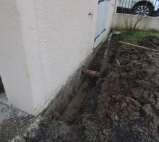 Terrassement le long des fa&ccedil;ades