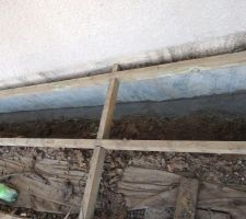 Terrassement le long des façades