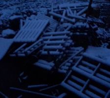 Tas de déchets sous les premières néiges de 2016