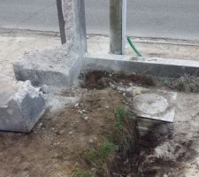 Deuxième pilier en cours de destruction