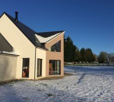 Premières neiges sur la maison