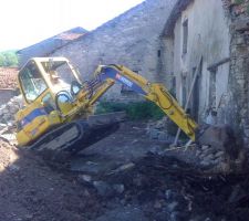 Un ancien regard qui devais venir tout seul ... il faisait 1m/1m en béton bleu ...
