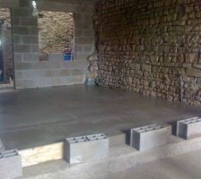 Coulage du deuxieme demi niveau apres avoir coulé 3 jours avant la marche.