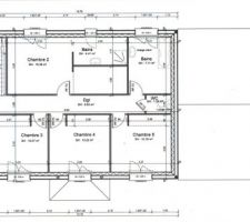 Plan de l'étage modifié à cause de l'escalier béton qui prend plus de place que l'escalier en bois