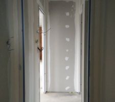 D&eacute;gagement chambres 1 et 2 et salle de bain.