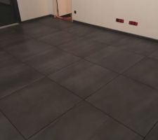 Carrelage presque terminé