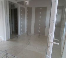 Pr&eacute;paration chape avec projection de mousse polyur&eacute;thane