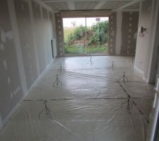 Pr&eacute;paration chape avec projection de mousse polyur&eacute;thane