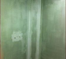 Premi&egrave;re couche de l'imperm&eacute;abilisant