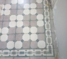 Décrassage carreaux de ciment (colle lineau)