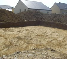 Debut du chantier: Terrassement avec environ 1 mètre de terre enlevée sur toute la surface de la maison