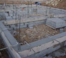 Construction du vide sanitaire.