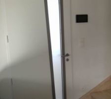 Visiophone pos&eacute;