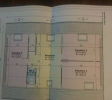 Plan de l'étage avec les 3 chambres et un grand palier