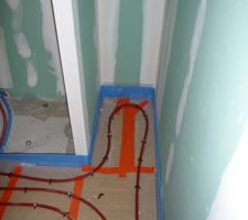 Le placard se salle de bain sera chauffé, c'est au nord, on laisse comme ça