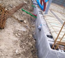 Passage des tuyaux sous vide sanitaire trecobat