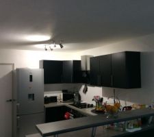 Reste à faire des finitions dans la cuisine