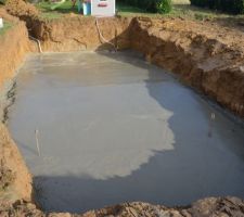 Dalle fond de piscine en béton fibré 300kg sur 3 niveaux 1.20M pour descendre à 1.50M