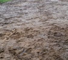 Puisard creusé, et première remise en forme des terres avant une météo plus clémente pour la rade, le parking et la terrasse