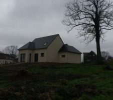 Puisard creusé, et première remise en forme des terres avant une météo plus clémente pour la rade, le parking et la terrasse