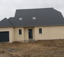 Puisard creusé, et première remise en forme des terres avant une météo plus clémente pour la rade, le parking et la terrasse