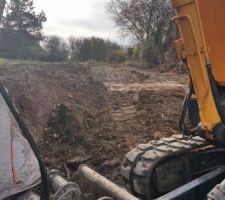 Cr&eacute;ation de l'ouverture et acc&eacute;s a la maison
Evacuation des terrain et cr&eacute;ation d'une pente douce de 20m de long