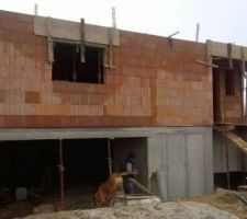 04.02.2016 Rez-de-chauss&eacute; termin&eacute;, en attente de la dalle de l'&eacute;tage