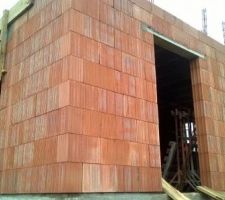 04.02.2016 Rez-de-chauss&eacute; termin&eacute;, en attente de la dalle de l'&eacute;tage