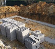 Voila ! Livraosn faite 
Les fondations coul&eacute;es 
Il y a plus qu'a monter le vide sanitaire