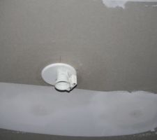 Fuite du liquide du panneau solaire qui fait des auréoles sur le plafond 2