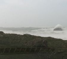 Les cotes bretonnes dans la tempête.