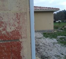 Épaisseur du crépis le long d'un mur
