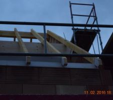 Charpente phase 2. Fin des pignons. Travail toujours propre.