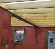 Charpente au dessus des chambres