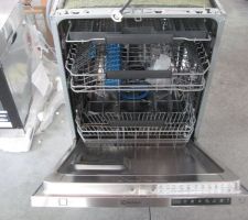 Lave vaisselle 15 couverts electrolux 10l par cycle!!