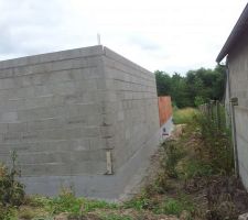 élévation des mur   
brique pour la partie maison 
parpaing pour la partie garage