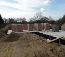 R&eacute;alisation de l &eacute;tanch&eacute;it&eacute; et pose d un drain sur toute la construction   maison V2