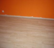 Parquet et plinthes chambre orange