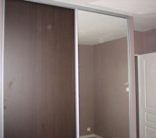 Placard chambre taupe