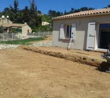 Gabion fait, remblai ok. Délimitation de la zone terrasse