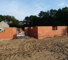 Jour 2 : elevation mur : Bureau et entr&eacute;e