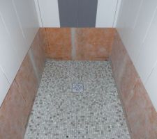 Mosaïque sol de la douche