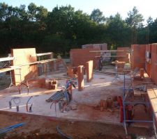 Jour 7 : vue ensemble cuisine salon salle a manger entr&eacute;e et office