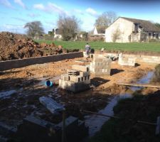 Montage de la dalle par les maçons .