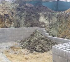 Le vide sanitaire se monte tranquilement