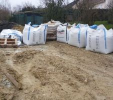 Le vide sanitaire se monte tranquilement