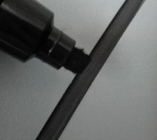 Feutre posca 8mm.
Position dans la gravure que j'ai privilégié ... 1 bord