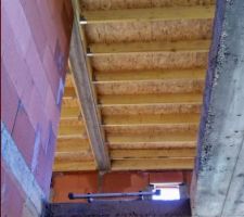 Toit principal vu par "le trou de l'escalier"